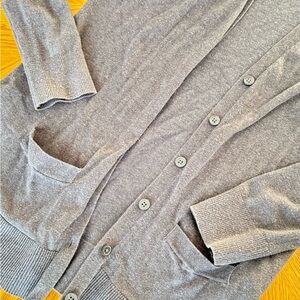 Old Navy Gray Women's button up Cardigan Sweater with pockets size large